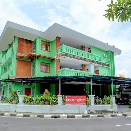 Oyo 90089 Hotel Satria Syariah Denpasar Exterior foto